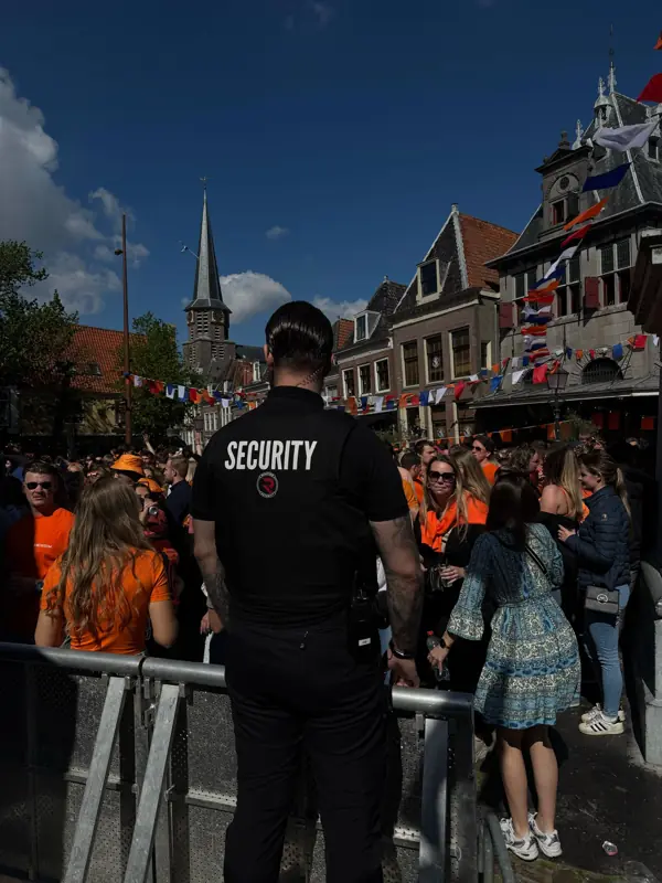 Beveiliger van Reaction Security in de binnenstad
