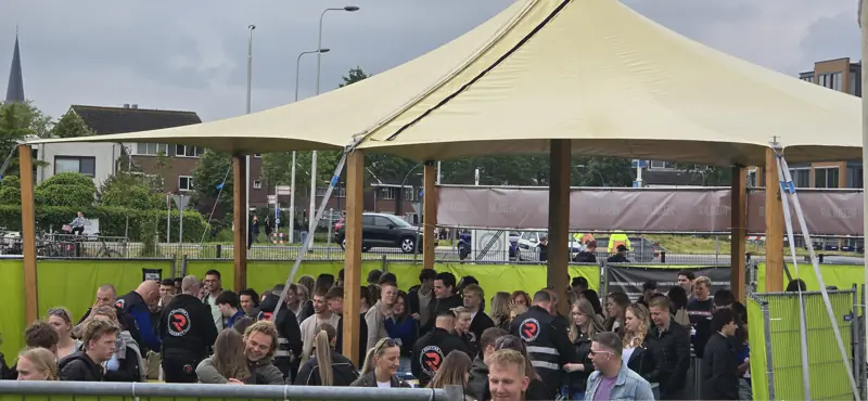 Beveiliging bij een evenement onder een tent